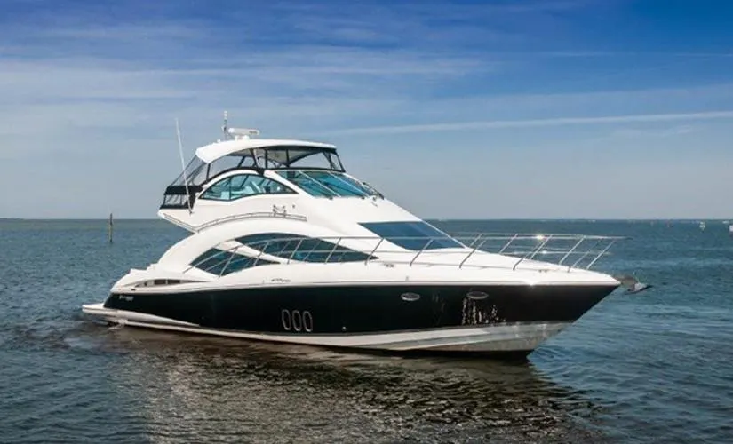 Horizon 50-foot Cruiser Yacht on Lake Michigan